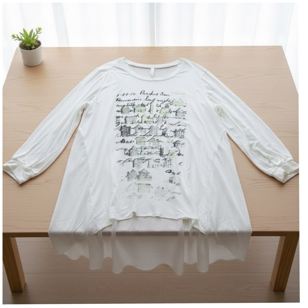 Melissa McCarthy White Graphic Long Sleeve Tee